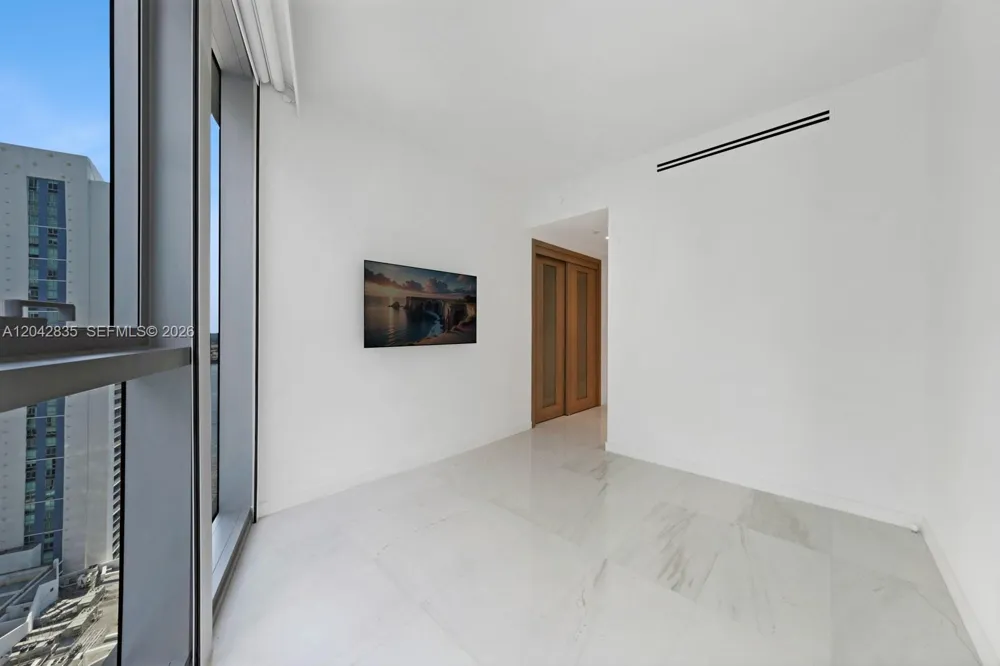 300 Biscayne Boulevard Way #2701 Miami, FL 33131