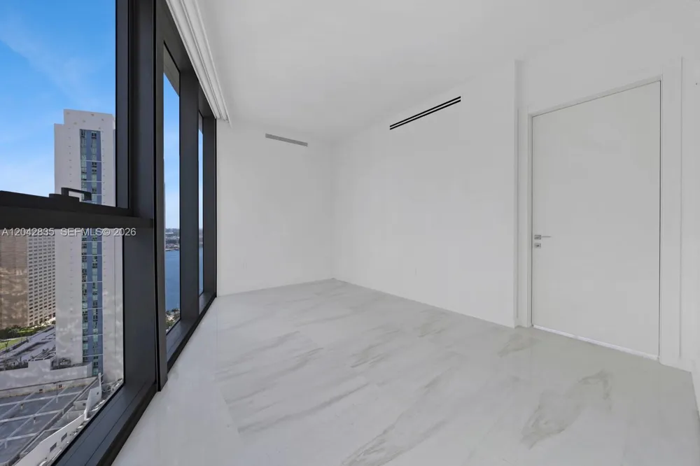 300 Biscayne Boulevard Way #2701 Miami, FL 33131