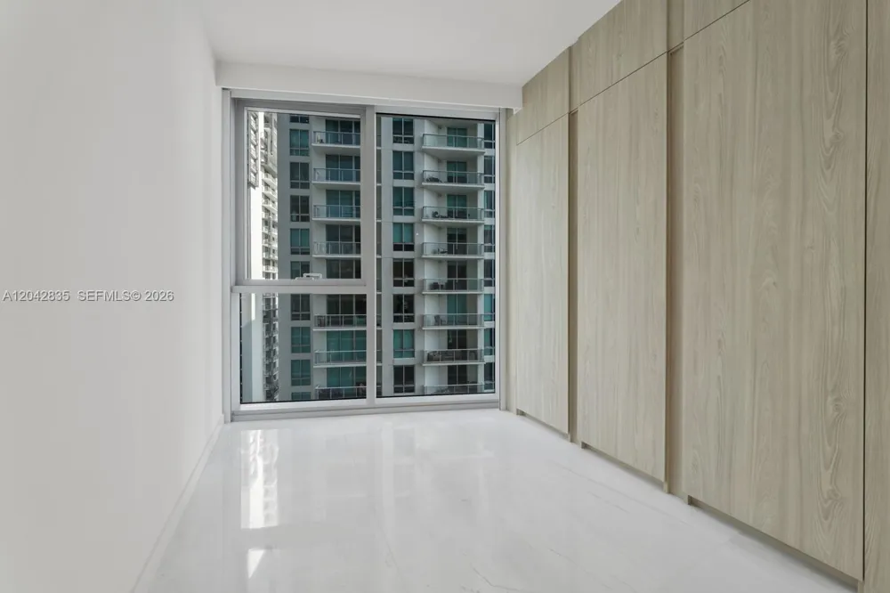 300 Biscayne Boulevard Way #2701 Miami, FL 33131