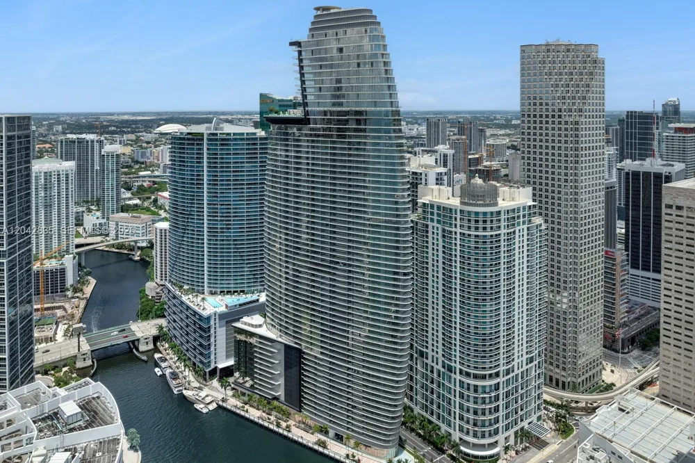 300 Biscayne Boulevard Way #2701 Miami, FL 33131