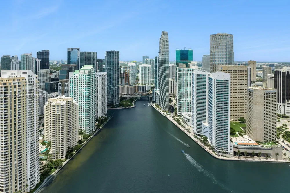 300 Biscayne Boulevard Way #2701 Miami, FL 33131