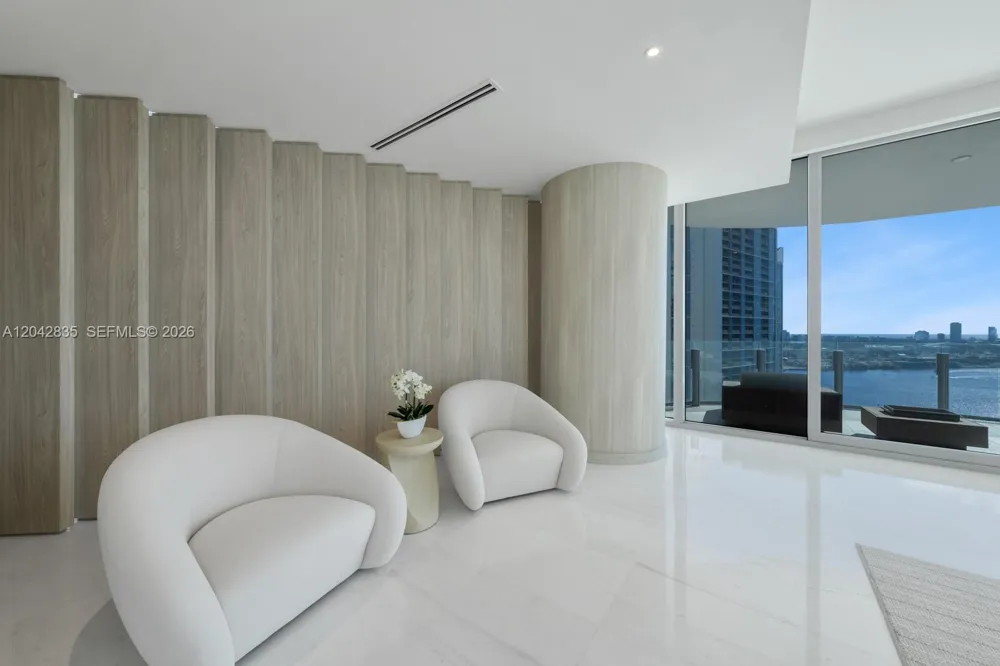 300 Biscayne Boulevard Way #2701 Miami, FL 33131