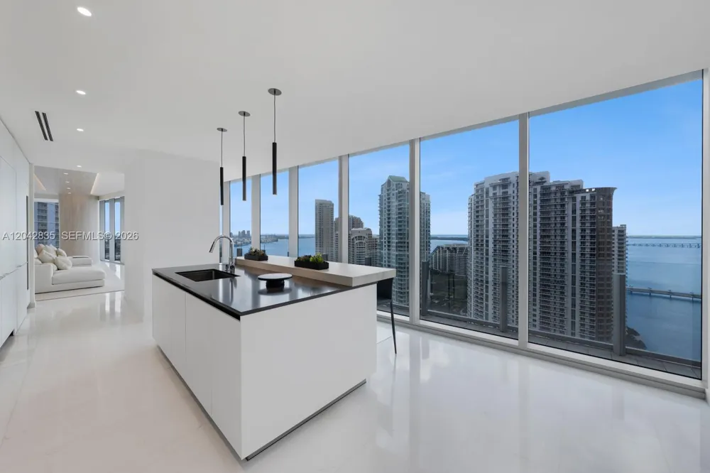 300 Biscayne Boulevard Way #2701 Miami, FL 33131