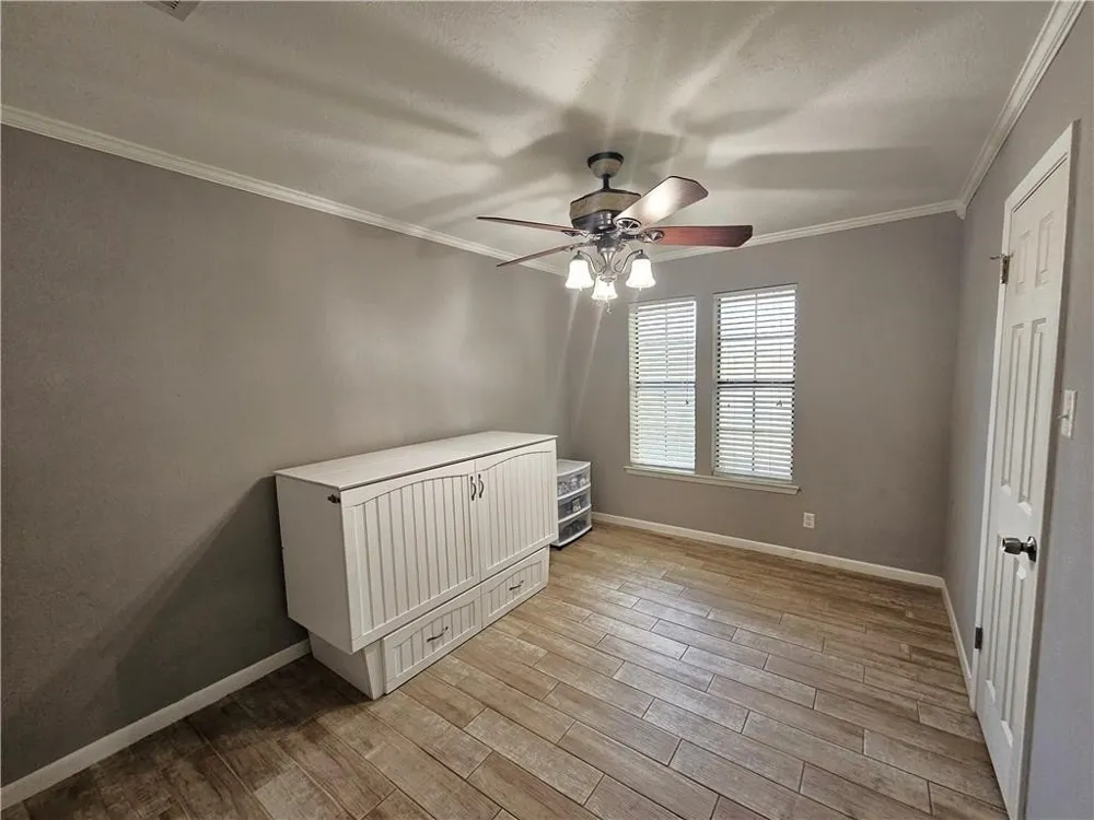 804 Crestline Drive Mexia, TX 76667
