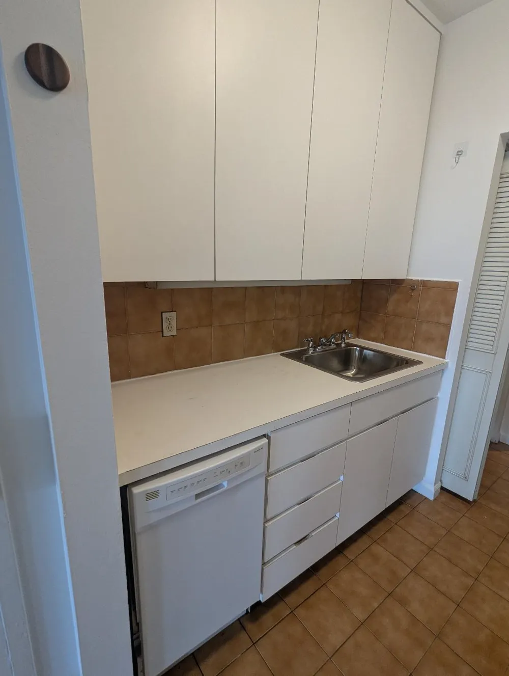 963 BLVD EAST Weehawken, NJ 07086