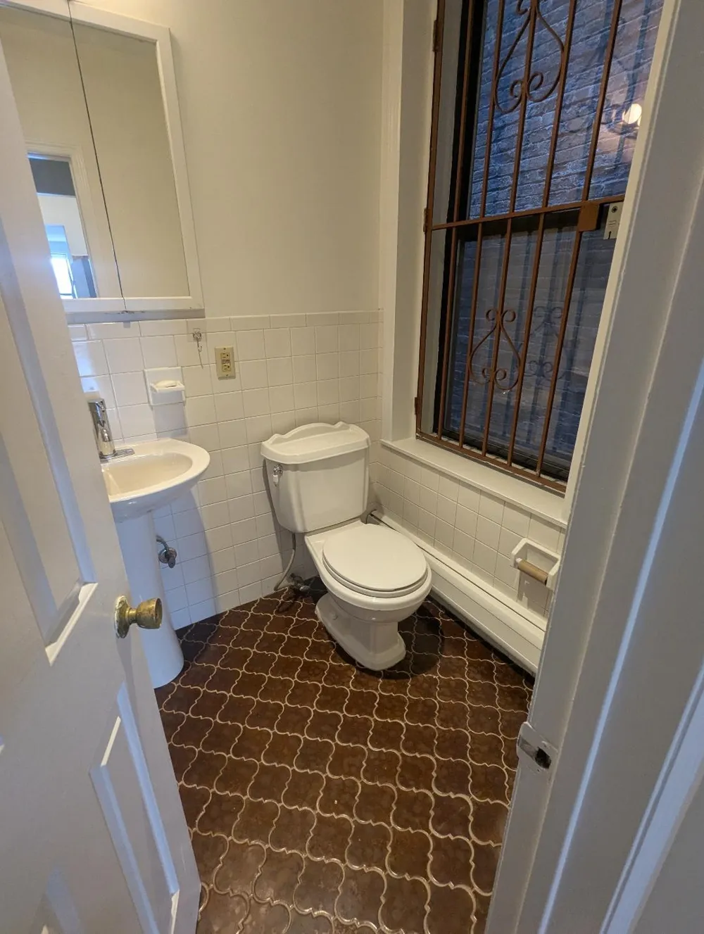 963 BLVD EAST Weehawken, NJ 07086