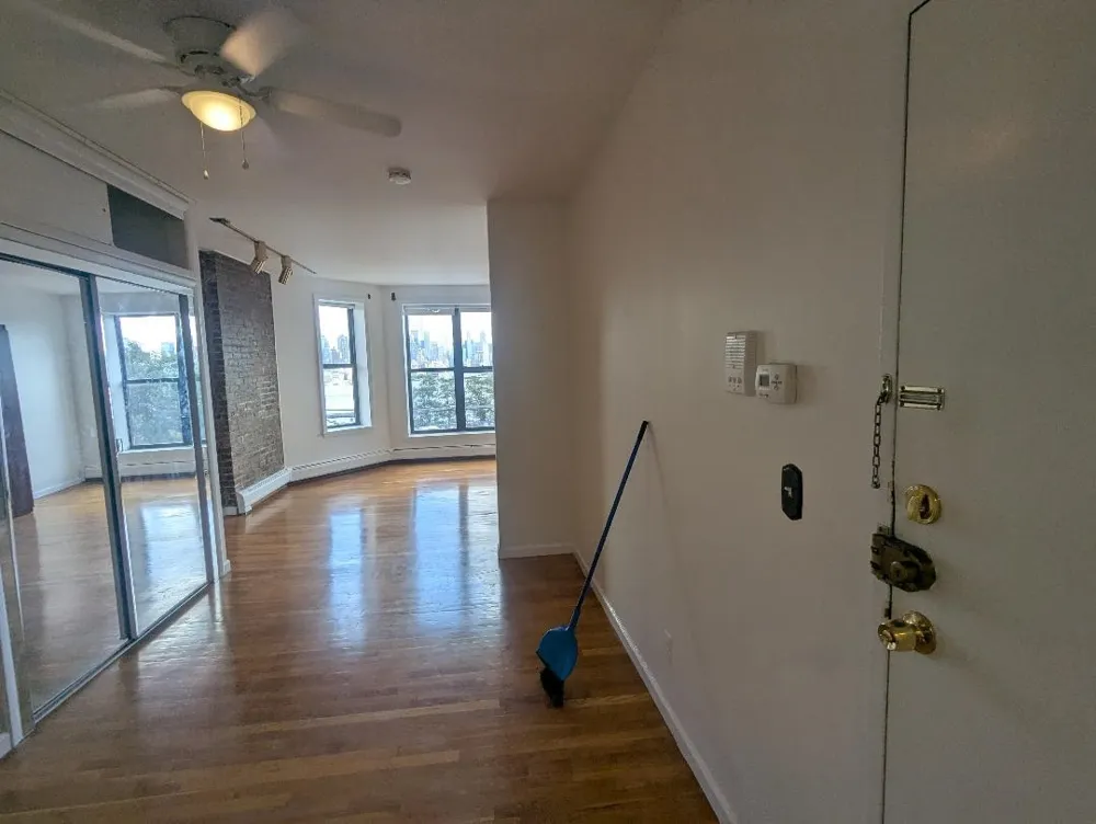963 BLVD EAST Weehawken, NJ 07086