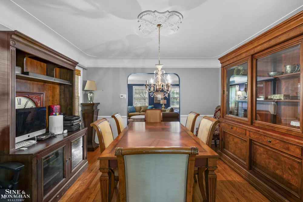 433 Maison Road Grosse Pointe Farms City, MI 48236