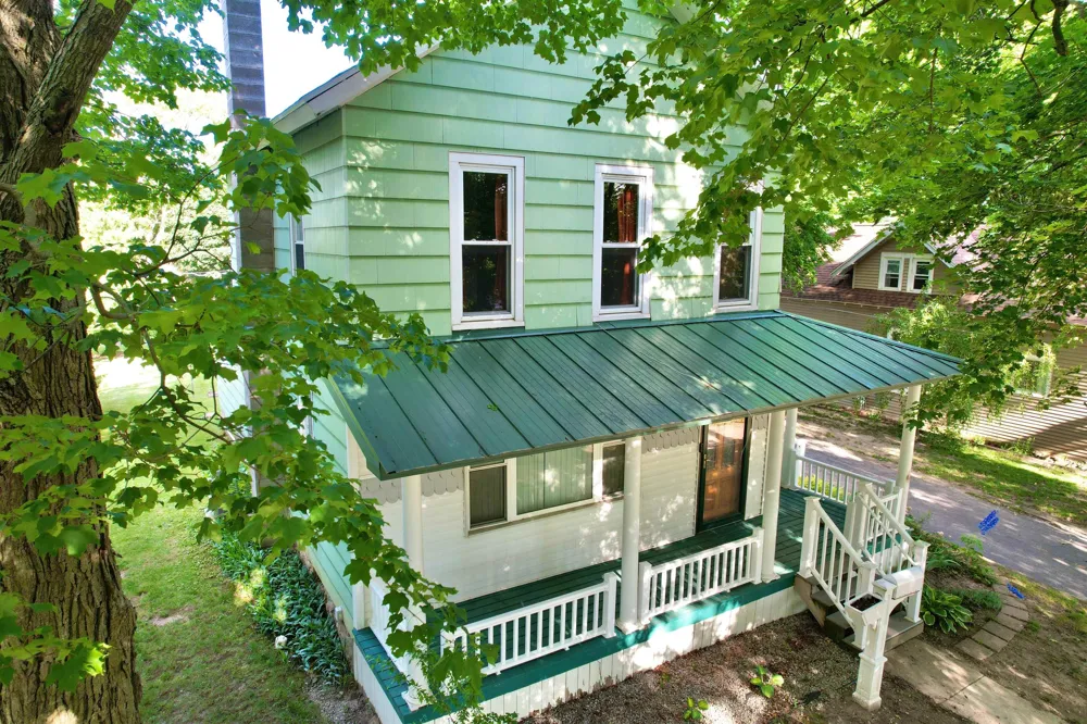414 Maple Street Ithaca City, MI 48847