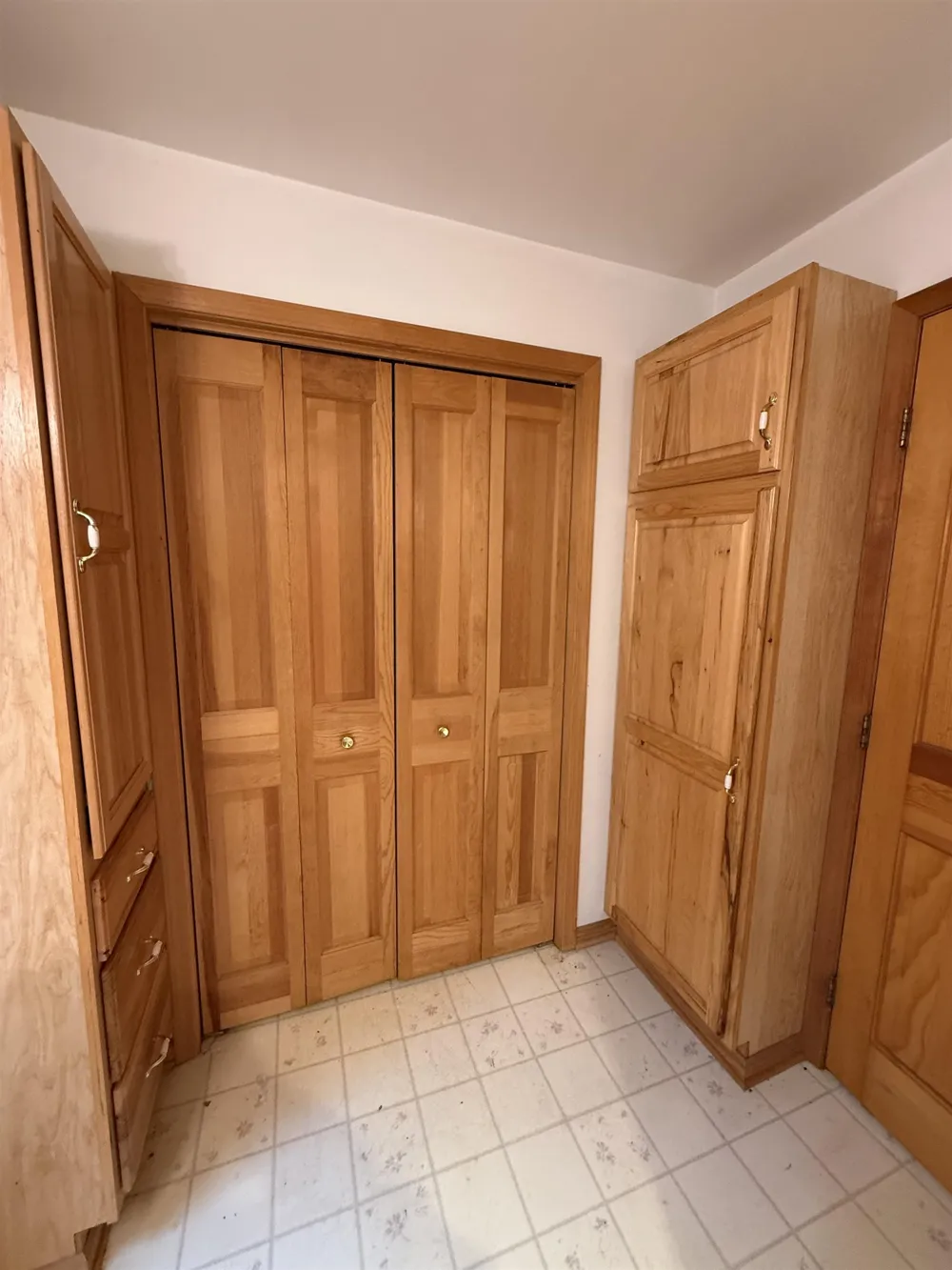 414 Maple Street Ithaca City, MI 48847