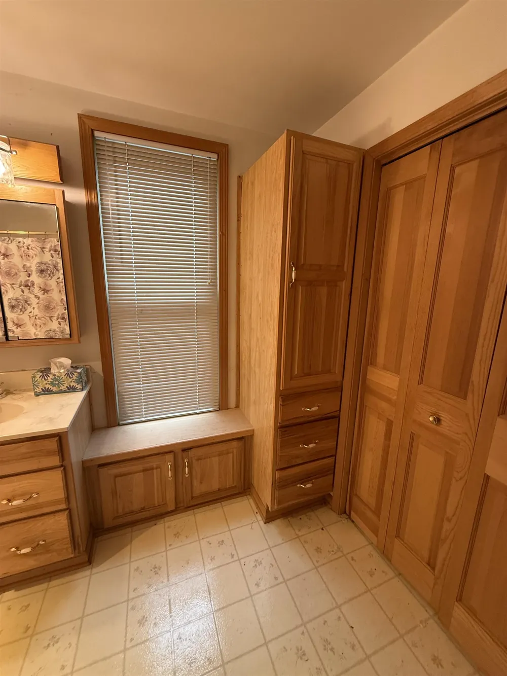 414 Maple Street Ithaca City, MI 48847