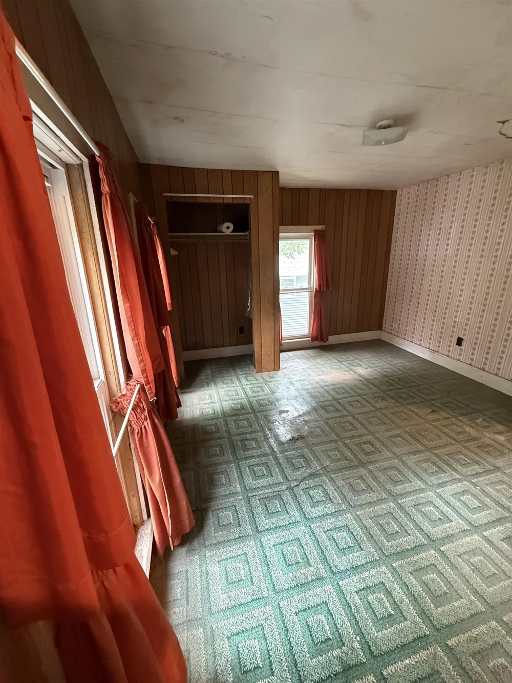 414 Maple Street Ithaca City, MI 48847