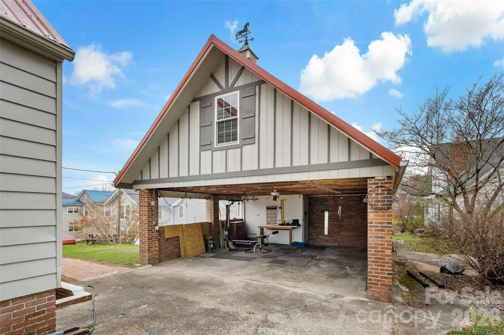 141 Madison Street Marion, NC 28752
