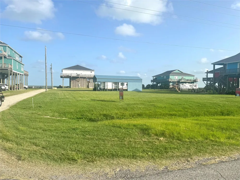 993 Jean Street Gilchrist, TX 77617