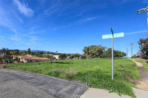 1086 Snow Creek