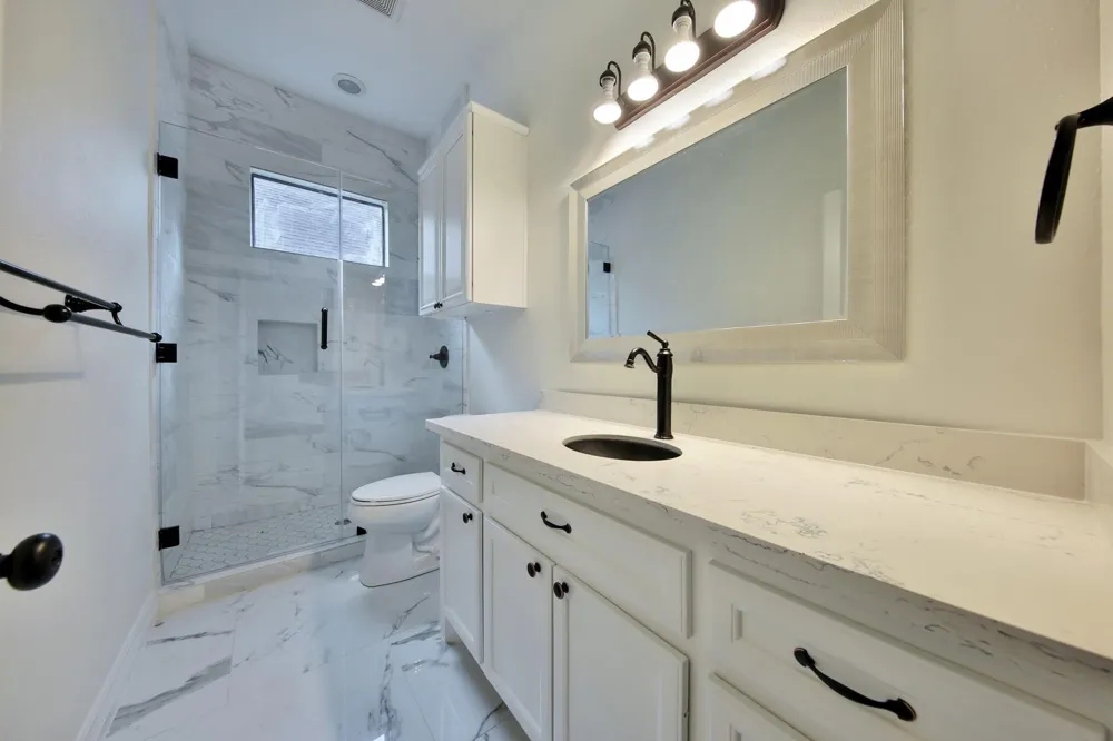 2283 Deer Cove Trail Kingwood, TX 77339