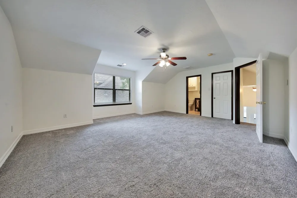 2283 Deer Cove Trail Kingwood, TX 77339