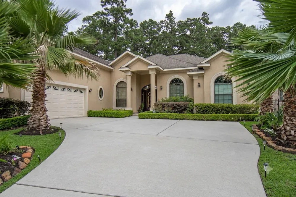 2283 Deer Cove Trail Kingwood, TX 77339