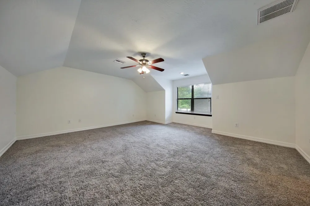 2283 Deer Cove Trail Kingwood, TX 77339