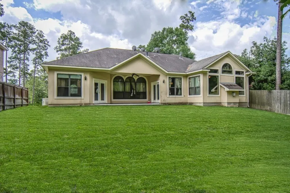 2283 Deer Cove Trail Kingwood, TX 77339