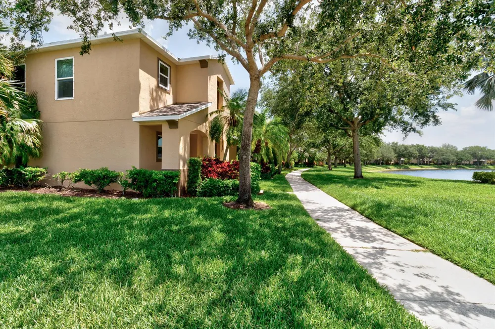 1670 Pointe West Way #1670 Vero Beach, FL 32966