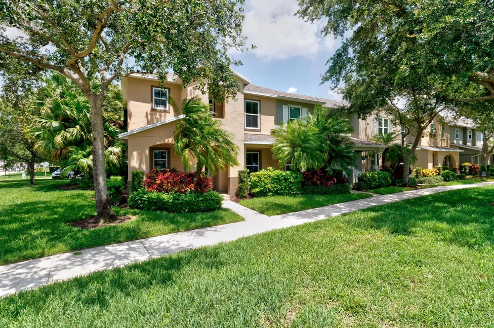 1670 Pointe West Way #1670 Vero Beach, FL 32966