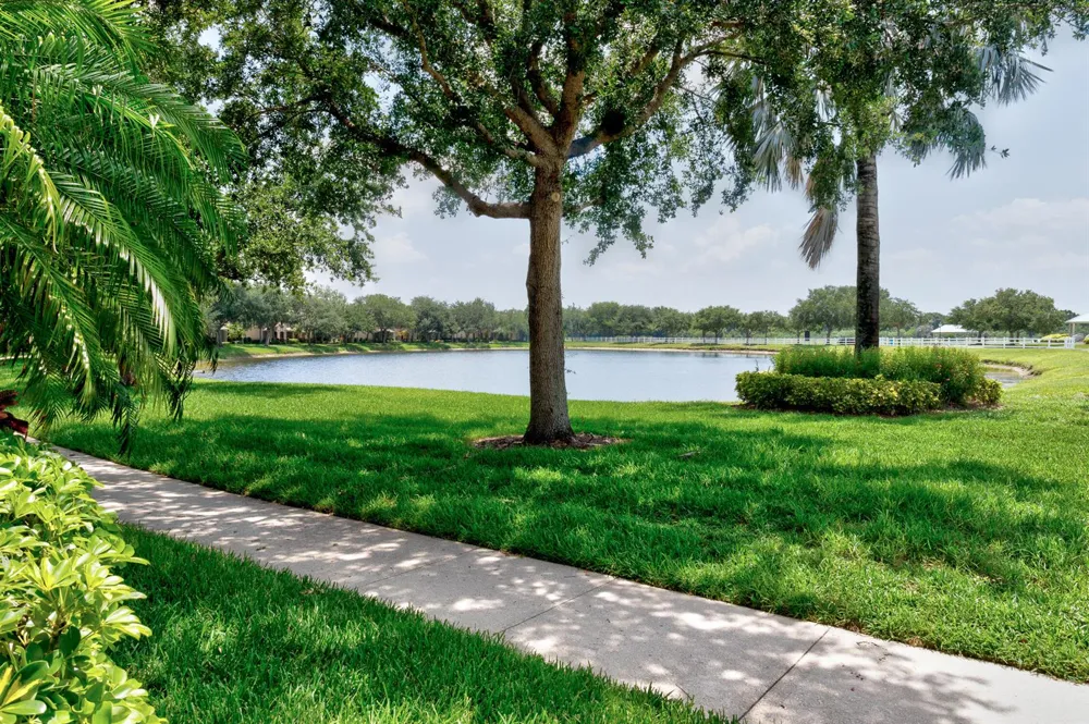 1670 Pointe West Way #1670 Vero Beach, FL 32966