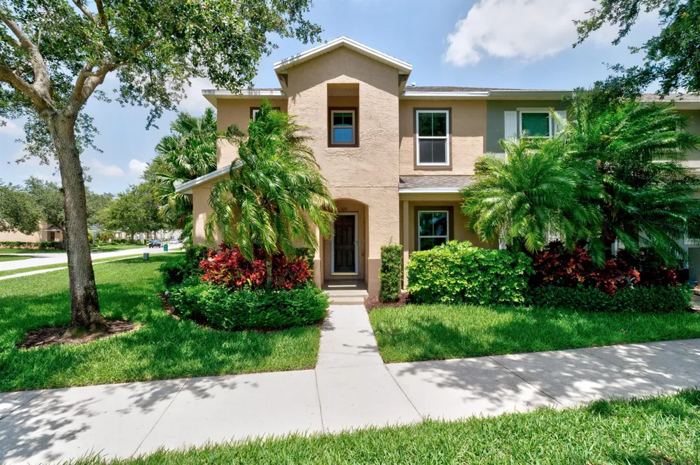 1670 Pointe West Way #1670 Vero Beach, FL 32966