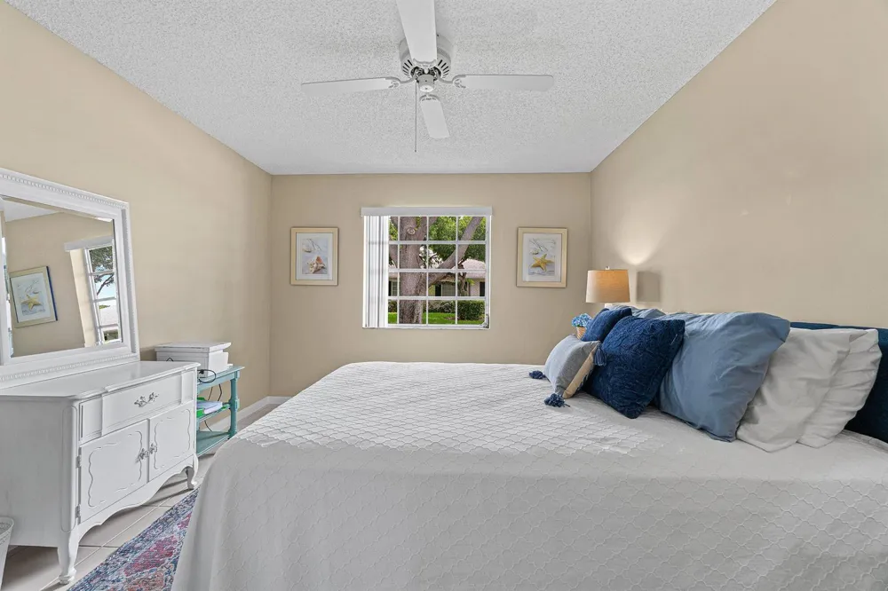 10098 S 40th Drive S Boynton Beach, FL 33436