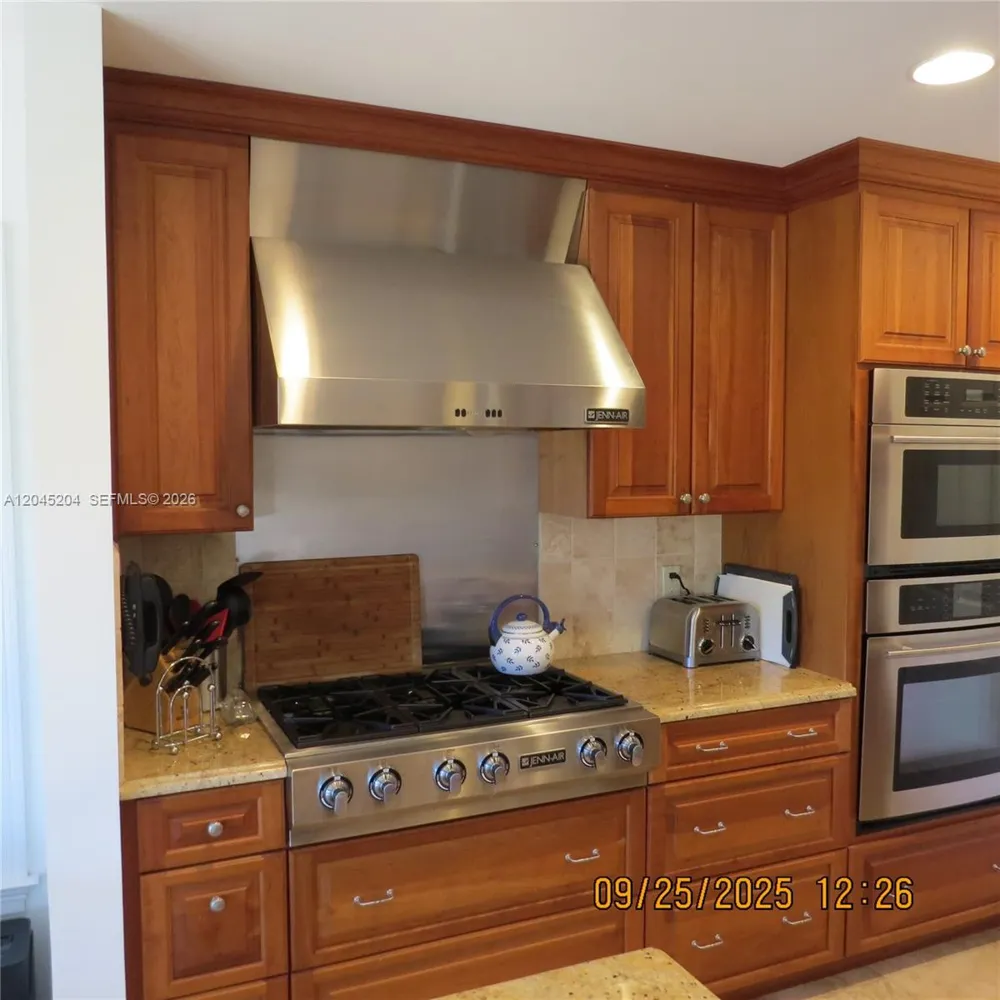 404 S Beach Rd #404 Jupiter Island, FL 33455