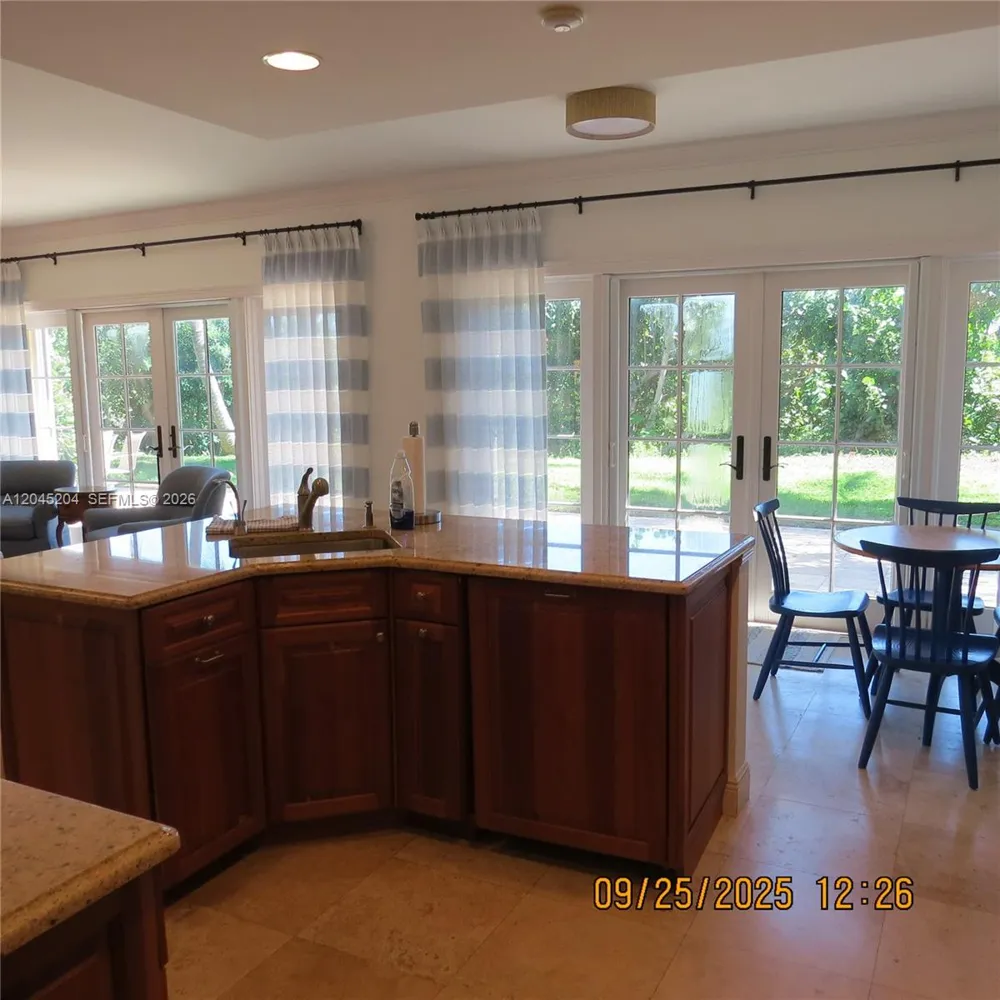 404 S Beach Rd #404 Jupiter Island, FL 33455