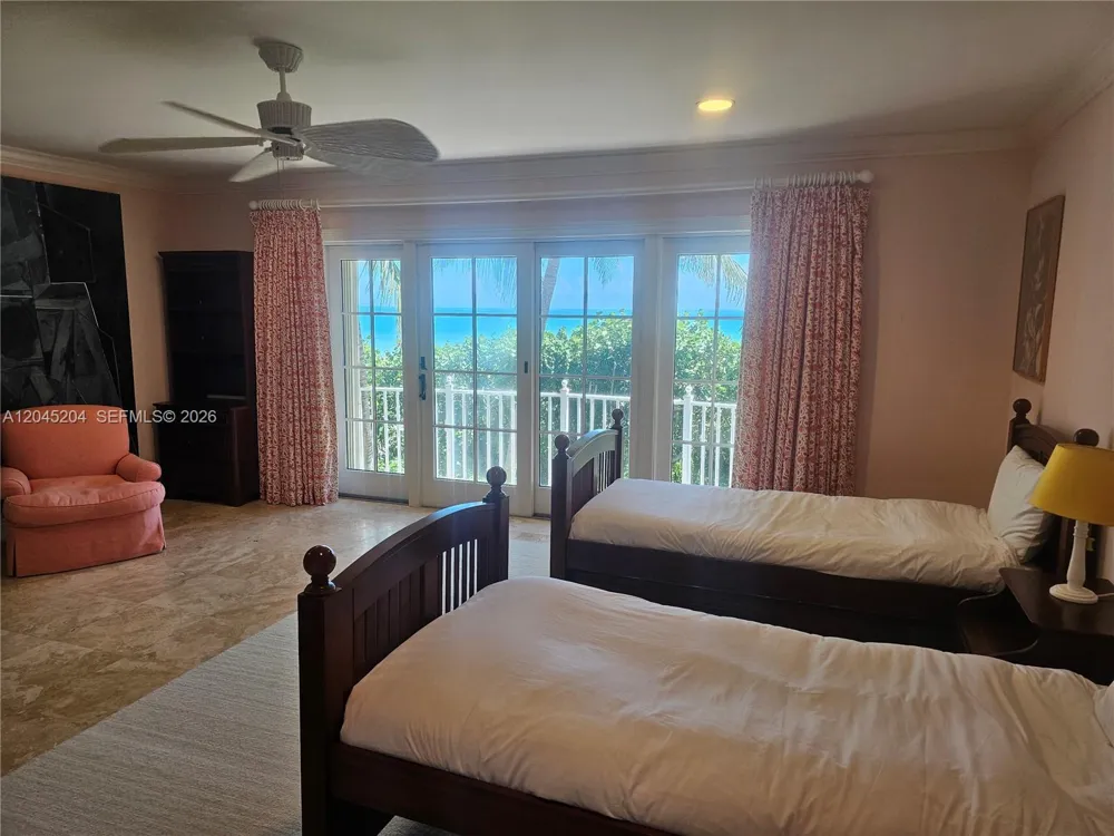 404 S Beach Rd #404 Jupiter Island, FL 33455