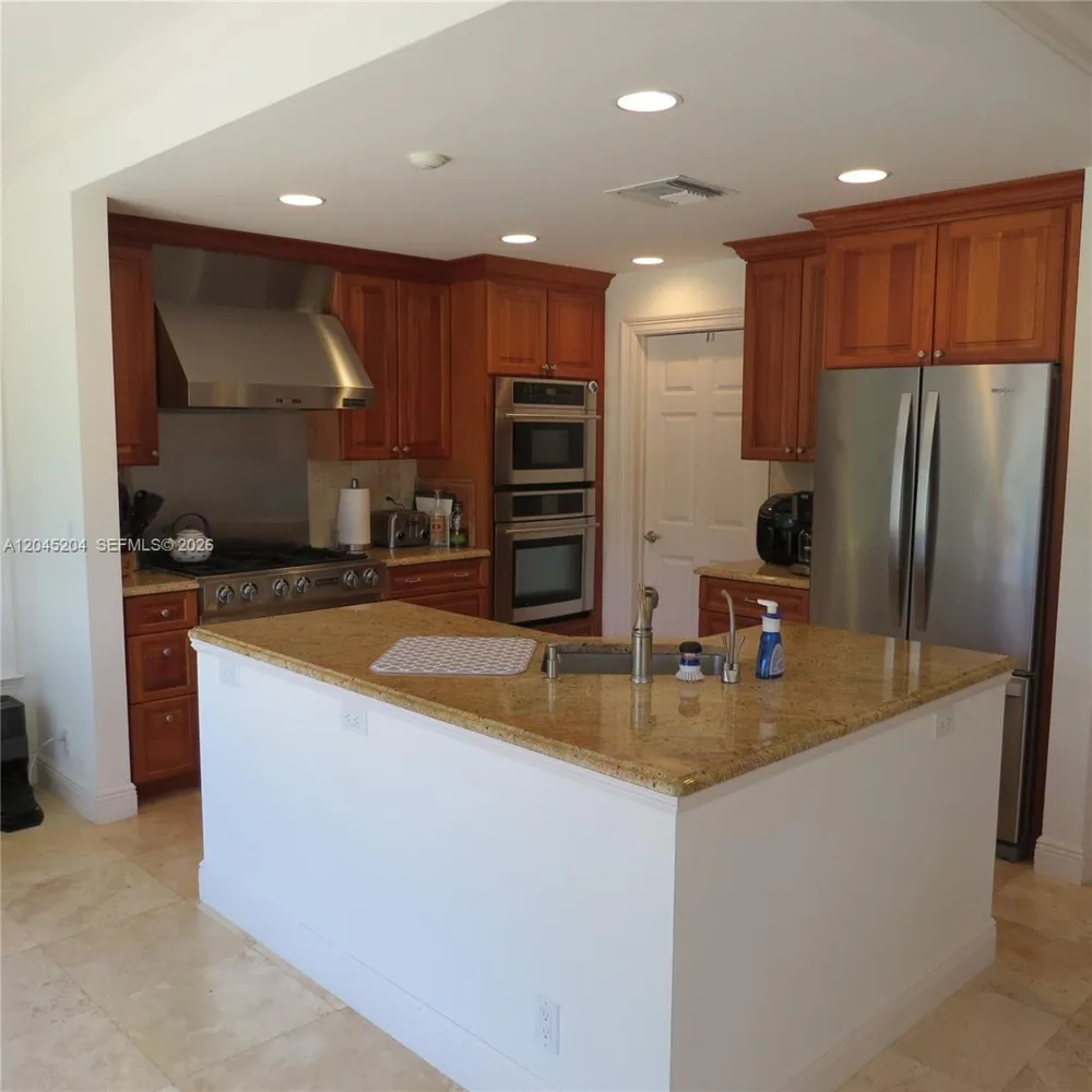 404 S Beach Rd #404 Jupiter Island, FL 33455