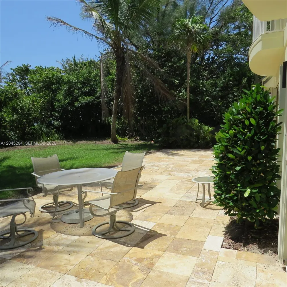 404 S Beach Rd #404 Jupiter Island, FL 33455