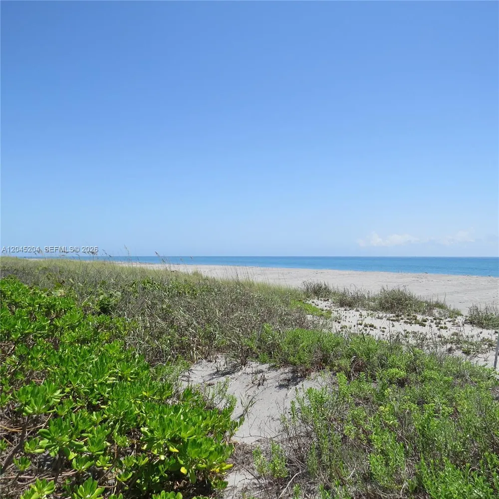 404 S Beach Rd #404 Jupiter Island, FL 33455