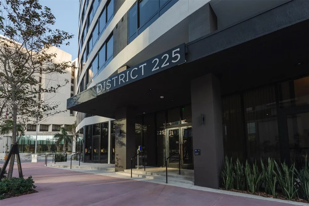 225 Miami Ave #3412 Miami, FL 33128