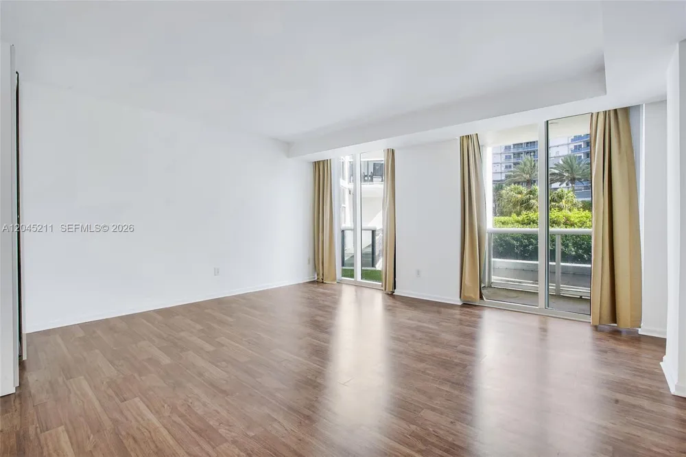 10275 Collins Ave #201 Bal Harbour, FL 33154
