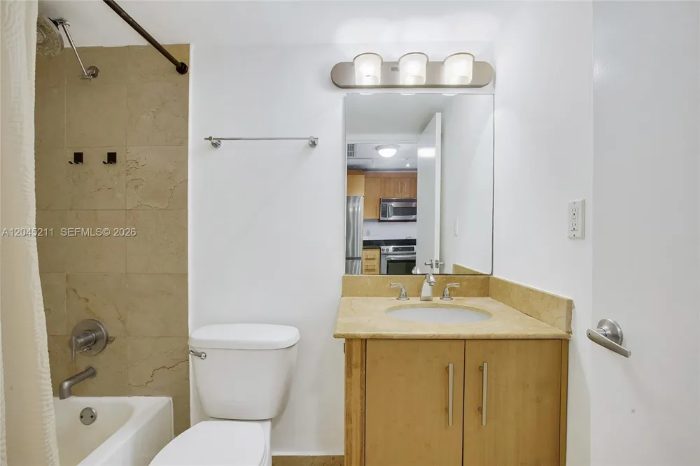 10275 Collins Ave #201 Bal Harbour, FL 33154