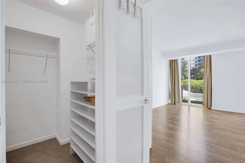 10275 Collins Ave #201 Bal Harbour, FL 33154