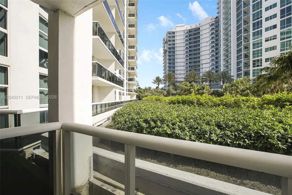 10275 Collins Ave #201 Bal Harbour, FL 33154