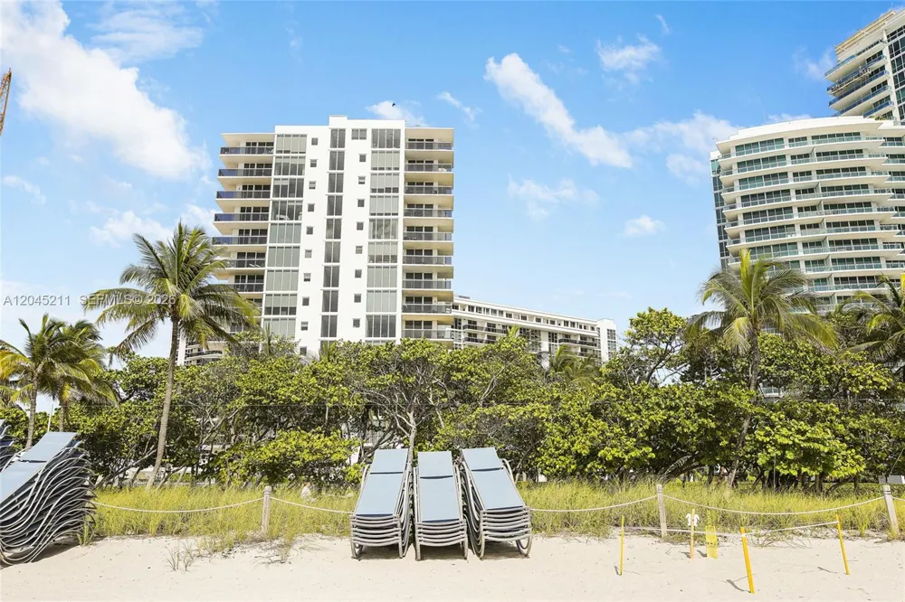 10275 Collins Ave #201 Bal Harbour, FL 33154