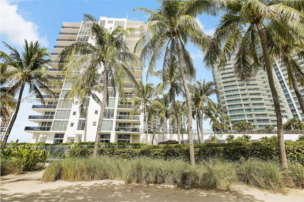 10275 Collins Ave #201 Bal Harbour, FL 33154