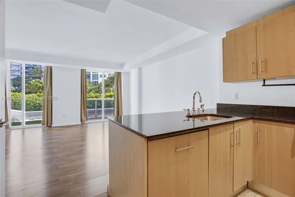 10275 Collins Ave #201 Bal Harbour, FL 33154