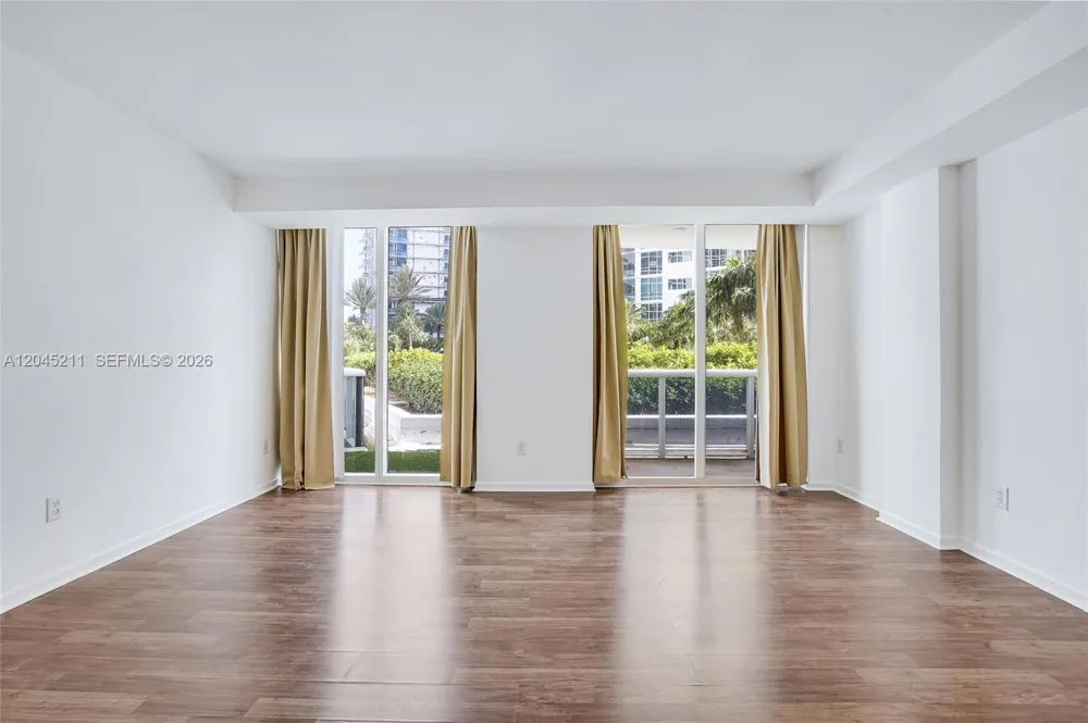 10275 Collins Ave #201 Bal Harbour, FL 33154