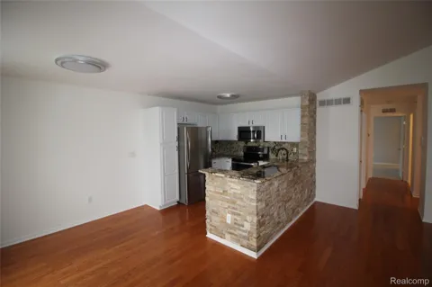 2224 Leighton Drive
