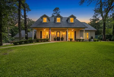1436 Lakeshore Drive