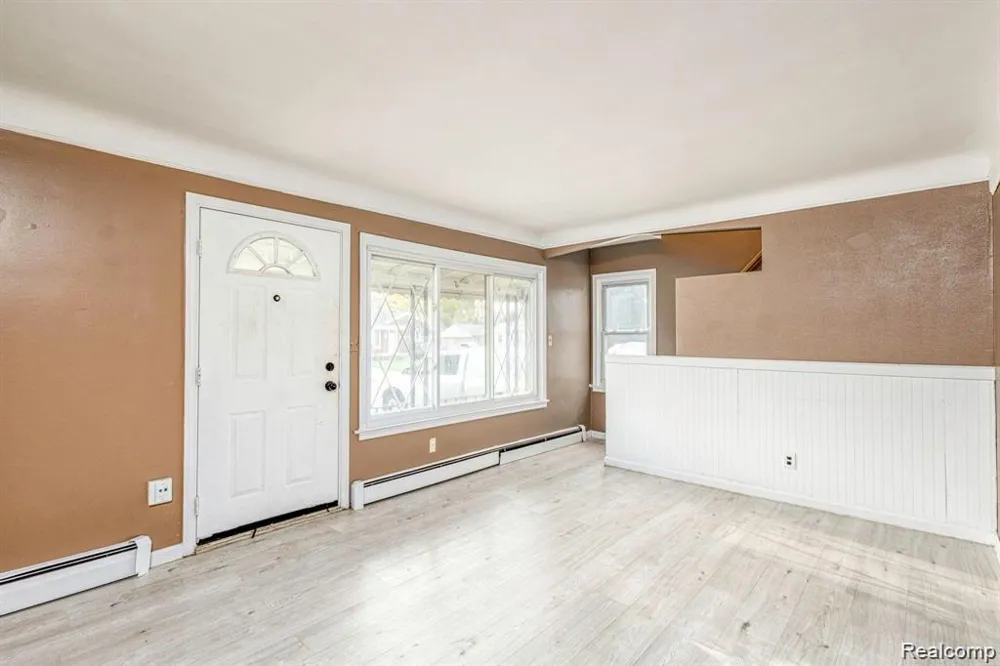 24646 Grove Avenue Eastpointe City, MI 48021