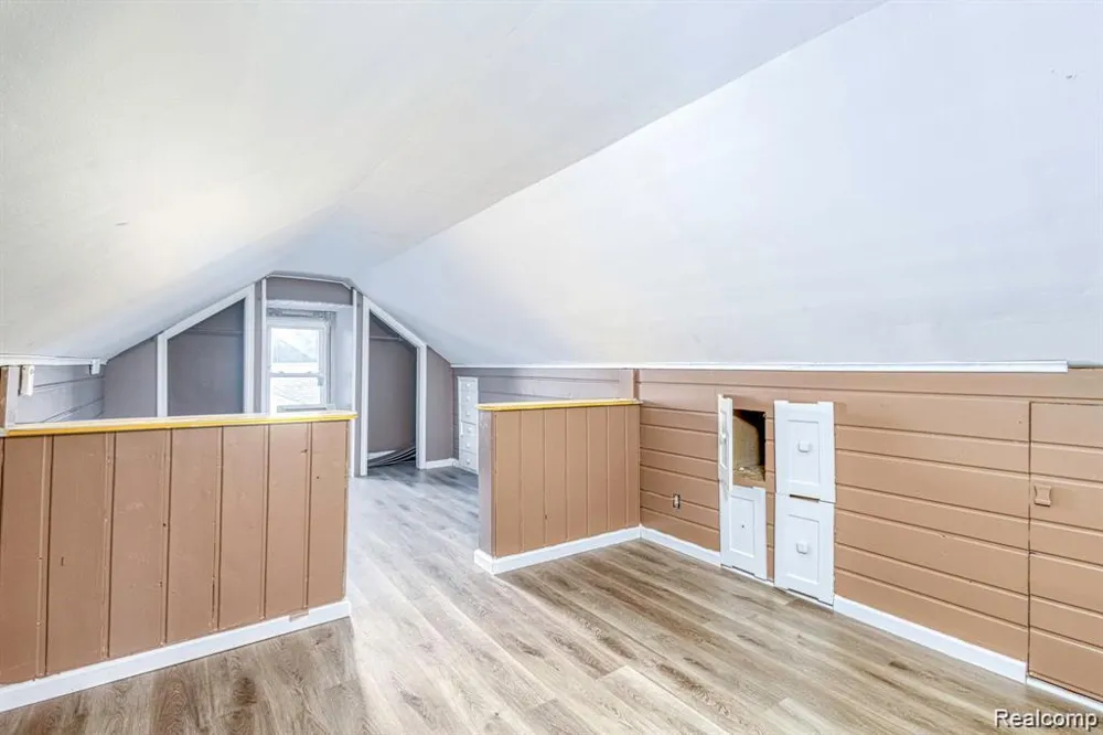 24646 Grove Avenue Eastpointe City, MI 48021