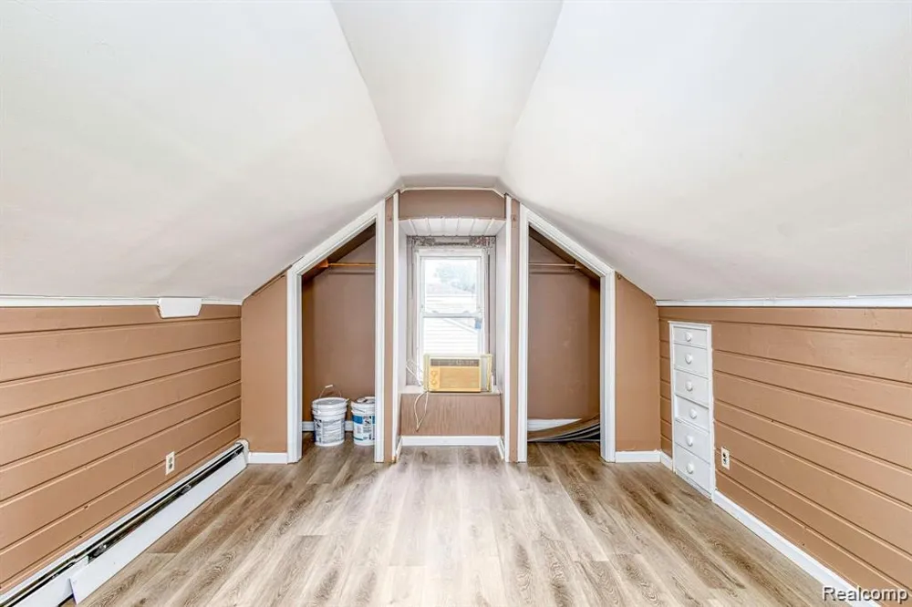 24646 Grove Avenue Eastpointe City, MI 48021