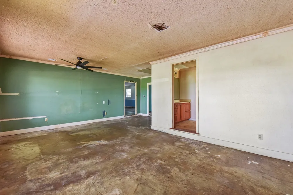 1111 Silent Valley Road Lockhart, TX 78644